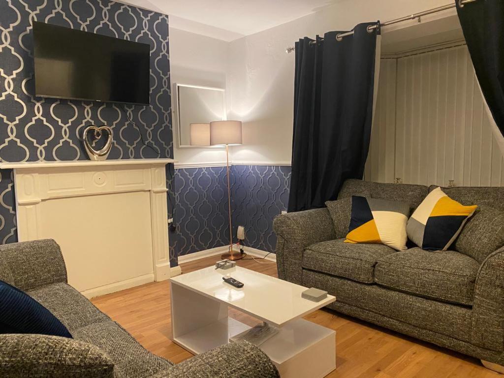 Cosy 3 Bedroom House, Free Parking & Wifi Ноттінгем Екстер'єр фото
